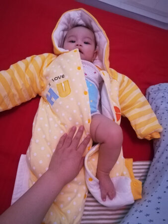 质感很好，很舒服颜色很漂亮出门打针穿。