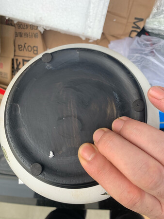 适用场景：放茶几上就像一件工艺品，总体效果还是很不错的。
美观程度：颜色，花色很不错，比较容易搭配其他摆件。
大小尺寸：大小尺寸比较合适，
工艺品质：工艺上细节还需要提供，底部上漆有点马虎，盖子边缘有一处颜料掉落，应该是没干透，就用手去拿了。注意一下细节会更好。总体还是很满意的。