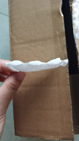 刚好用完的时候，就看到有活动，一次性这款入手9包，实惠量又多，可以撑很久了。用卸妆水卸妆必用神器，软软的质感，压边又很紧，不会出现破损，脱棉，掉絮的情况，而且厚度也刚好。前几天洗脸巾用完了，忘记买新的，直接用两块丽丽贝尔化妆棉擦干，锁水速度也超棒的啊！！！用完一定会回购的款啊。。。