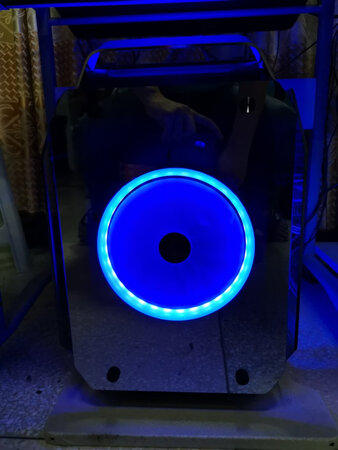 外形外观：这个机箱正面的风扇看好像电影《环太平洋》机甲前面心脏，我喜欢
运行速度：开机18秒！