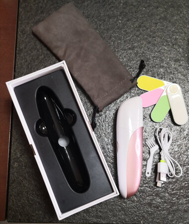 东西还是不错的，剪指甲不会剪伤手指，刚开始搞错方向觉得得钝，对的话前得很快。