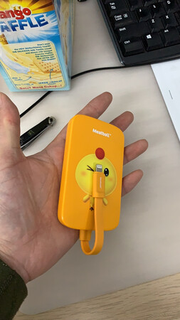 便携性能：很小，拿着无压力
充电速度：快
做工质感：很好，很可爱