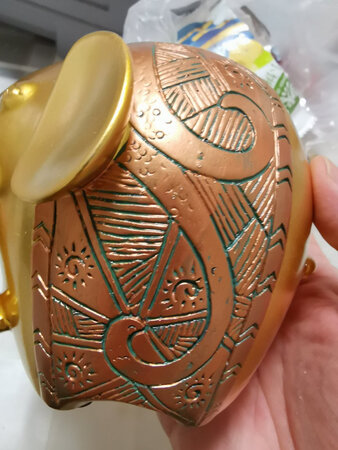 仔细看这是两个物品，我换了一次，收到的都是这种残次品。退货的时候竟然还少退了我十几块钱。无言以对！