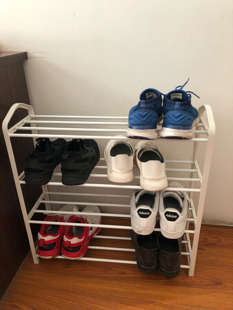 外观样式：白色百搭
商品质量：质量还可以
配送服务：头天下单第二天收到
适合场景：卧室、客厅