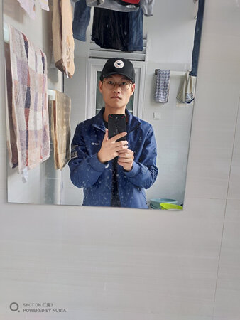 第一次买帽子，因为剪个了寸头的原因，无奈买了个帽子。室友都说待着蛮好看的，主要的黑色百搭啊！对了，有点小缺陷，就是掉线条了有些地方，不过没什么大影响。