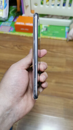 外形外观：很精美，相对于这个价格都手机来说，绝对算是好看了！
屏幕音效：还行、过得去
拍照效果：拍照超值、指标完美
运行速度：凑合
待机时间：可以
其他特色：无