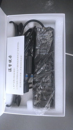 还不错就是细节还有待提高，因为放在鱼缸里面的带几个电线卡扣吸盘就更完美了