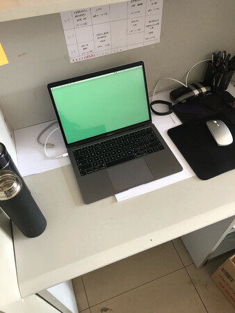 膜非常好，挺便宜的。贴在电脑上很保护屏幕。个人觉得苹果本最好还是配个屏幕膜。