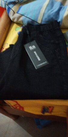 衣服收到，感觉不错，有弹力，穿起来也舒服好评。