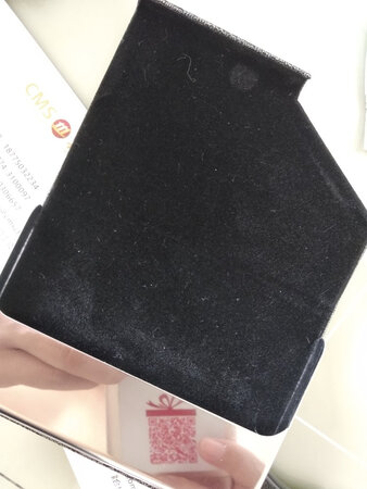 注意注意，这个掉毛，很严重，虽然价格不贵，但是弄得名片上都是毛屑很**！。。