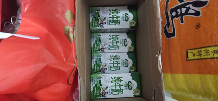 一瓶200毫升，大小刚好，很好喝。