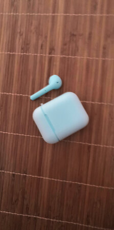 舒适度：不错
音效音质：OK
做工质感：完美
其他特色：触摸
续航能力：3—4
灵敏度：OK