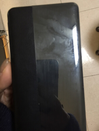 这个手机套非常完美，大小合适，装卸也很方便。外壳上还能显示时间。外壳颜色也是喜欢的，套上高大上的感觉。京东上买东西真是方便，省事。