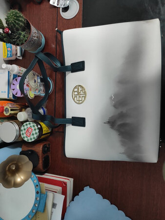 挺大的！！就是显宽。美貌在线