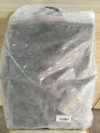 宝贝收到了，包装完好，背包质量非常不错，做工精细，布料高端，送给老公很满意，五星好评！