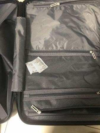 给老板买来出差用的，感觉很不错。他也很安逸，有质感