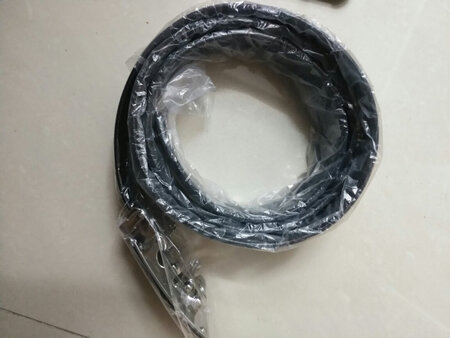 皮带质量挺不错，款式时尚精美，很好搭配 长度够长，皮质柔软，纹路清晰，韧性十足，非常喜欢 宝贝做工细致，真皮的，手感特别好，价格实惠. 宝贝款式很大气很时尚，有一种稳重的感觉， 皮带非常好，皮子摸起来非常有质感。金属头也很精细. 优质的核心皮带扣头结实耐用，金属与皮带合二为一的设计别出心裁，扣头高密度的合金磨砂金属效果。