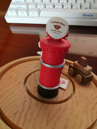 做工还行，性价比也还行。一百三购买的，还行。包装一般。