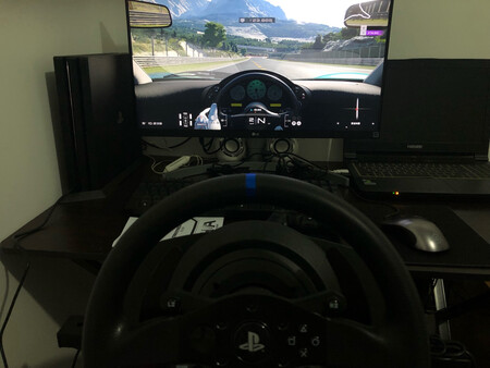 以前都是用xbox手柄和ps4手柄玩，用上方向盘确实感觉不一样，但是操作还是得熟悉。老板很耐心，不错不错