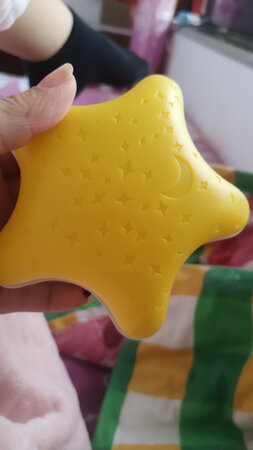 挺不错的，不伤害眼睛，而且遥控的很方便