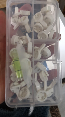 挂的很结实，不错，小小物品大大的用途，嘻嘻嘻～^o^。