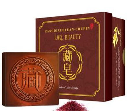 清爽不油腻，比较温和的，泡沫很细腻柔软，而且很容易清洗，洗完以后不油腻也不干，挺滋润的！