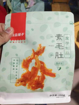 大品牌值得信赖。好产品活动入手性价比高。送货及时。但外包装遇水受潮受损，包装内产品未受影响。生产日期为09月，保质期6个月，新鲜。开袋即食，包装为150克，内装7小袋，并分别标记生产日期，包装好，份量正好。少辣，口感好。商品符合度100％。赞一个。