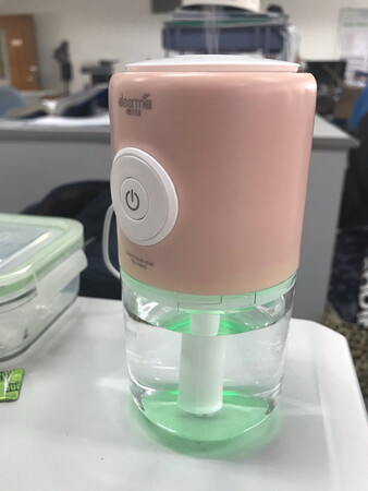 小巧可爱，感觉还可以，出雾也可以，没事就开着