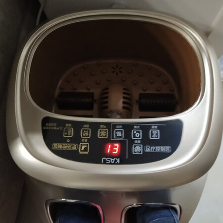看了很久才买的，按摩之后脚暖暖的。真的很舒服。可以泡脚也可以足疗按摩。给家里的老人买的很喜欢。力度有三种模式。功能齐全。下面还有一个排水管放水也很方便，真的是很不错的。物流也很不错，双11下的单隔两天就到了。