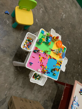 东西还不错，做工也挺好的，孩子挺喜欢的，不过小的积木确实对小孩子有点难度。总之好评吧