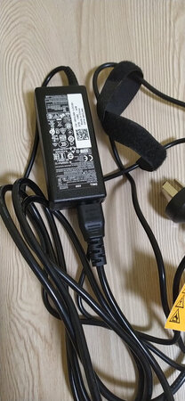 使用效果：使用正常，满足需求。另外必须给京东的快递小哥哥点赞，打电话说了一下我急需这个电源，就给我优先派送了，非常感谢