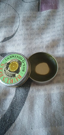 京东的品质放心是正品，其他非自营的有买到过气味颜色不一样的。都不敢给宝宝用