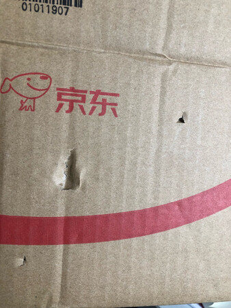 用了一次 没有感觉呢 其实有点感觉第二天疙瘩更多了 不知道是不是真的 还是自我感觉的问题 先用用看吧 看看再用几天会不会好 感觉有一点褶的慌 起沫倒是挺多的 用着看吧 现在脸上各种疙瘩 真的愁人啊 死马当活马医吧