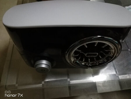 外表大方美观，和手机蓝牙连接后，音质清晰无杂质，音量也很大。很喜欢。物流也是比较快的。物流小哥服务态度也很好。