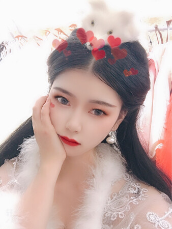 一直买的美瞳，超级喜欢，戴上超级好看