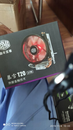挖槽快递实在太快了，下单才没三天货就到了，回来的路上快递刚好接到快递小哥的电话，便匆匆赶到拿快递了，包装都包到一块了，空气囊放的贼紧实，才来一看包装完好无损，还未上机测试不过京东信得过！