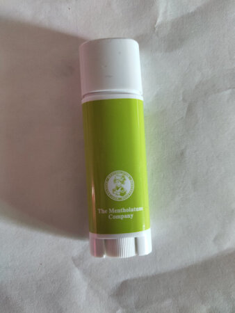 大品牌，质量很好，给小孩用的，保湿很好，小嘴不干了。