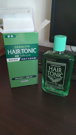 产品包装：包装跟以前一样没变化
适合发质：头发干燥，直发卷发都可以
柔顺程度：涂完头发变得细腻了
修复效果：看个人吧，我这人半瓶就能有小绒毛，掉头发明显减少很多，持续使用几乎不掉头发。
保湿效果：挺水润的，涂完半天头发也感觉不到干燥
其他特色：对脱发，跟养发有显著效果。