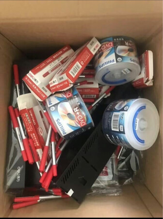 在京东买了很多东西，配送很快，第一天晚上下单，第二天早上就到货，很满意。