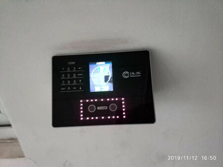安装操作都挺简单方便的，灵敏度也挺好，希望能用的久一点