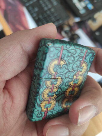 质量一般，挺轻的感觉不太靠谱，打开包装后盖角出都掉漆了，很不愉快的一次购物，体验感差。