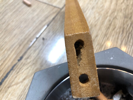 商品质量：不敢恭维，有极大以次充好的嫌疑，虽然价格不高，但是发货的时候也改检查一下商品质量吧？你知道哪个螺丝我是怎么扭上去的吗？
承重能力：整体装好后很摇晃，真怕它突然翻船！