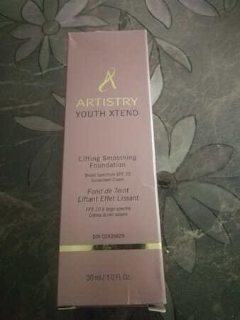 产品包装：还好。一般。产品质感：还没打开使用无法评价适合肤质：还没用，不知道遮瑕效果：不知道保湿效果：不知道其他特色：一直使用~品牌，但愿不要让我失望