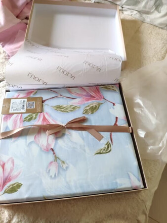我为什么喜欢在京东买东西，因为今天买明天就可以送到。我为什么每个商品的评价都一样，因为在京东买的东西太多太多了，导致积累了很多未评价的订单，所以我统一用段话作为评价内容。