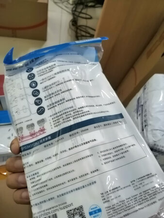 配了灯，平时拿布纸做摄影墙用大力夹非常好用