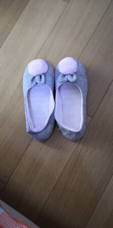 鞋子挺舒服的，底很软，适合月子用。