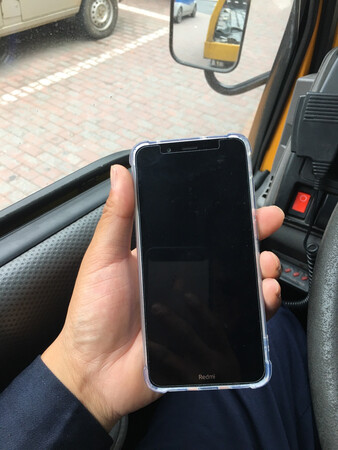 手感很好，防摔效果也很好。贴合很好。完美的手机的手机套。物流也很快哦。京东值得信赖！