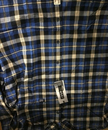 衣服很好，质感不错，大小合适，