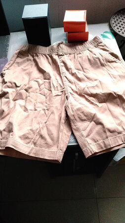 是棉的，穿起比较舒服，可以买。