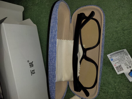 眼镜不错，防蓝光很好